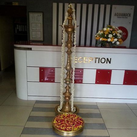 Aquarock Hotel Kazhakuttam Bagian luar foto